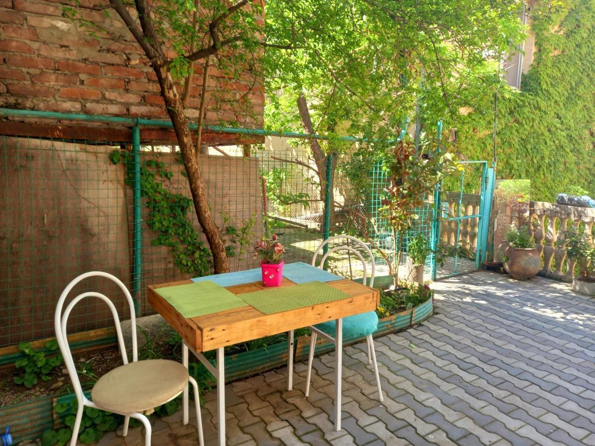 Birdhouse Rooms Тбилиси Экстерьер фото